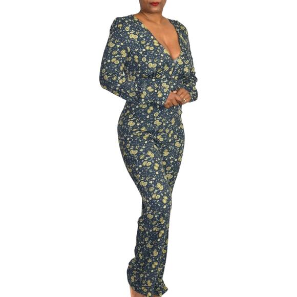 Free People Some Like it Hot Jumpsuit Blue Flare Leg Long Sleeve Floral Size 4 - Picture 15 of 15